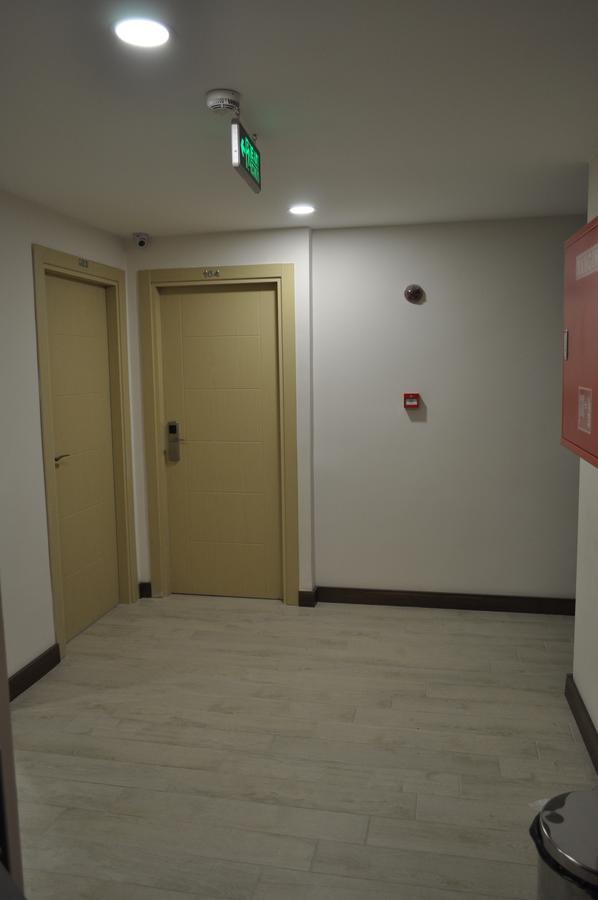Merkez Otel Izmir Bagian luar foto